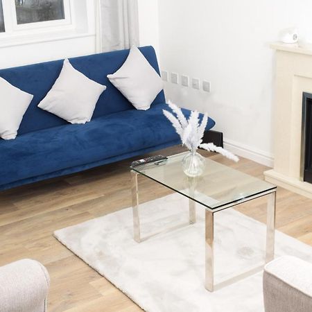 Modern 3 Bed House Apartment Вулвергемптон Екстериор снимка