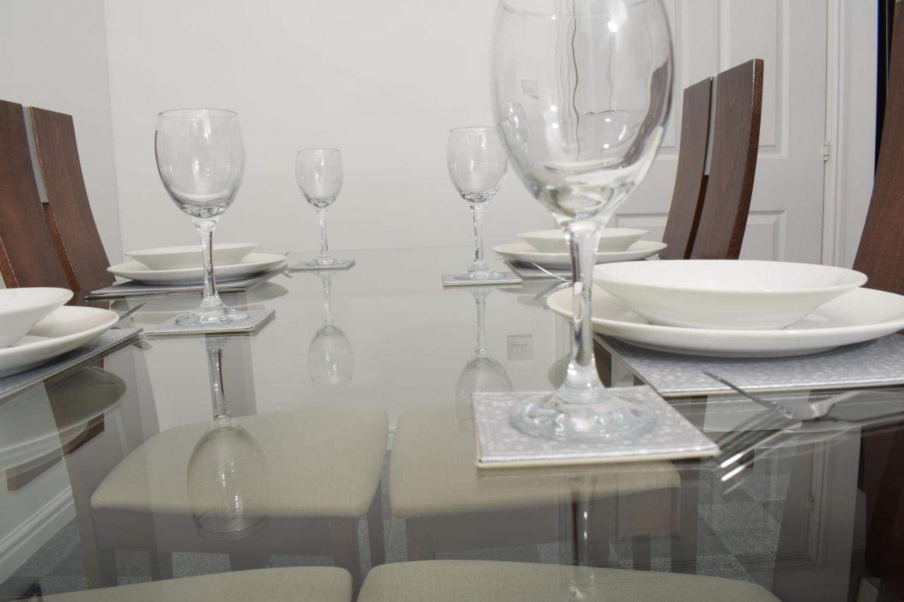 Modern 3 Bed House Apartment Вулвергемптон Екстериор снимка